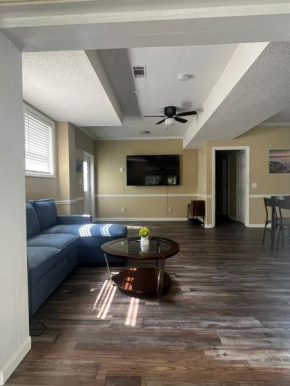 2BR private Duplex, quiet, central,remodeled